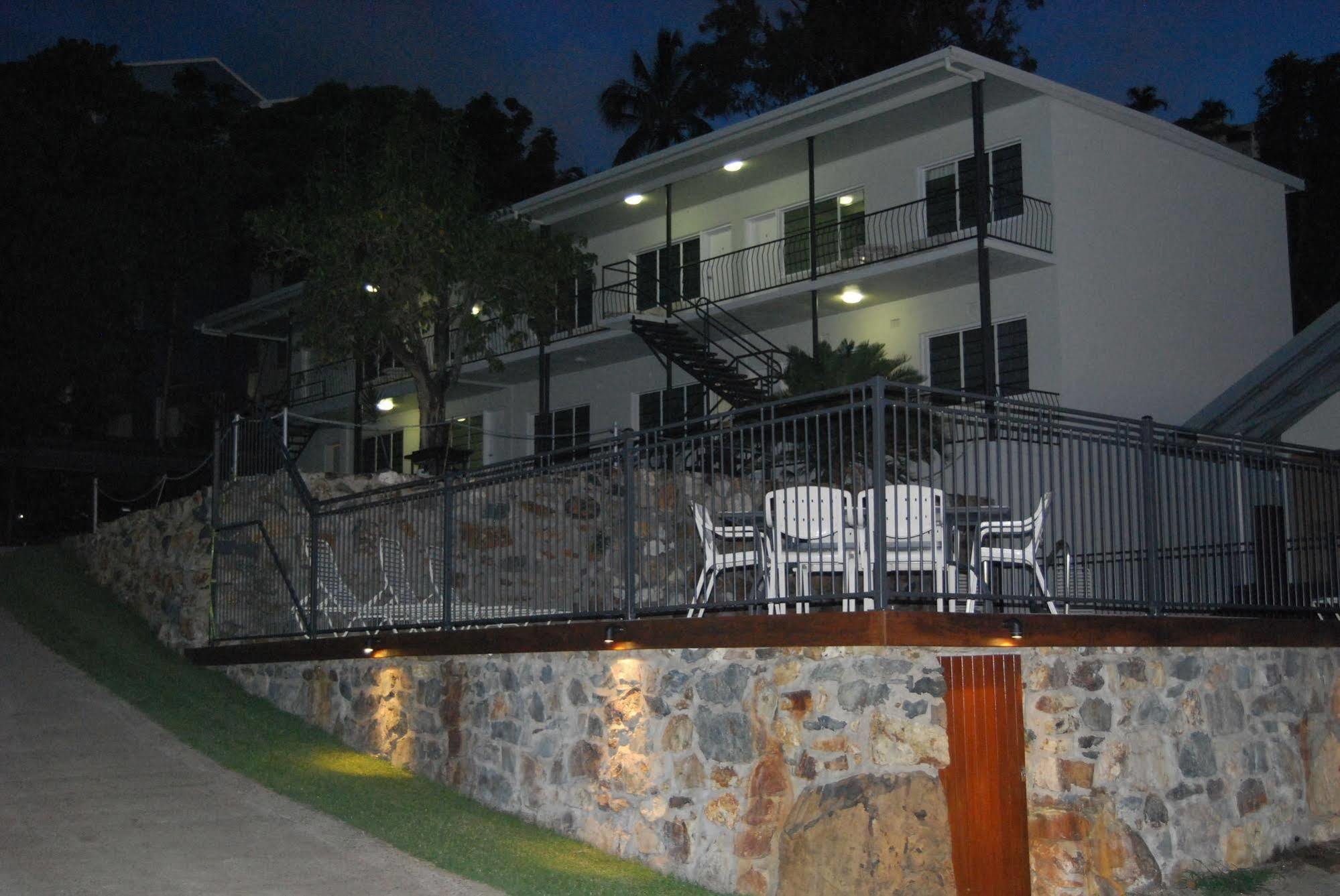 Airlie Beach Apartments Dış mekan fotoğraf